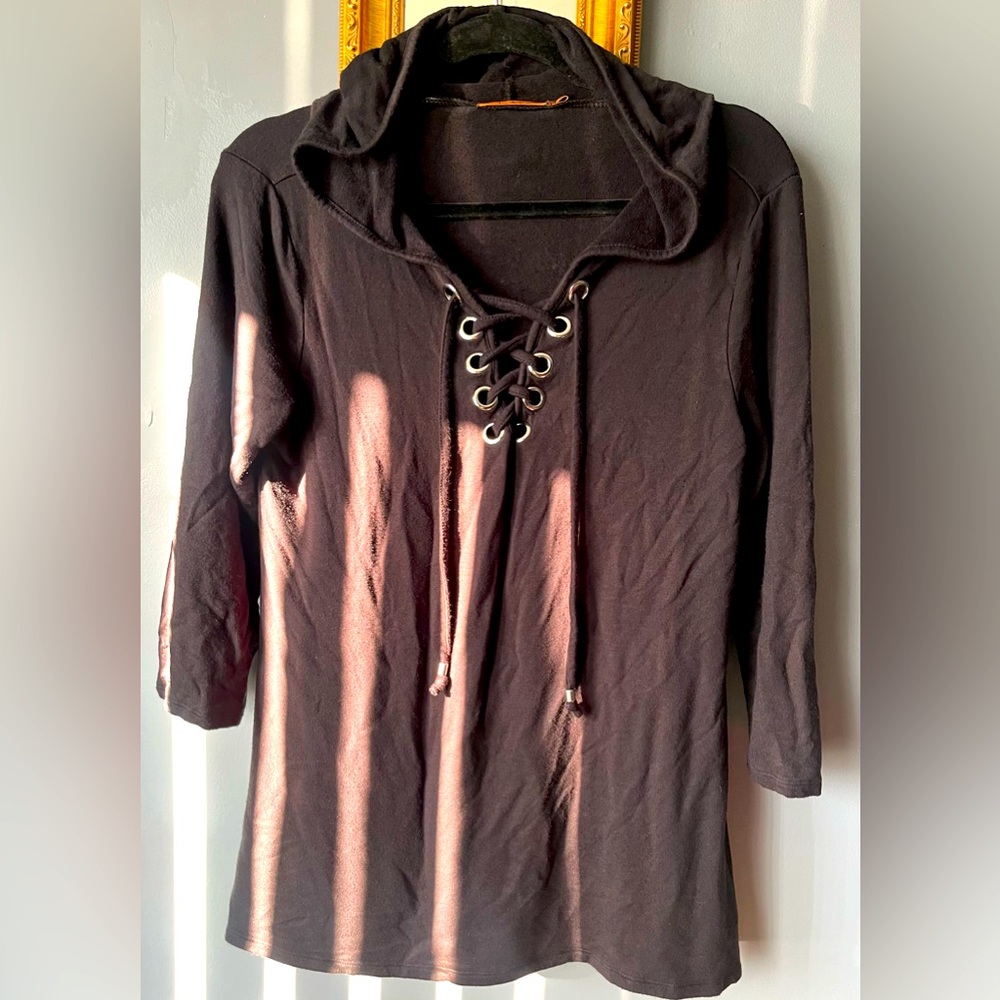 Hooded Long-sleeved Shirt